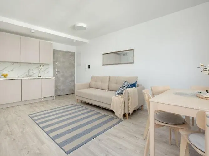 Appartamento With Balcony, Close To The Beach, Pool