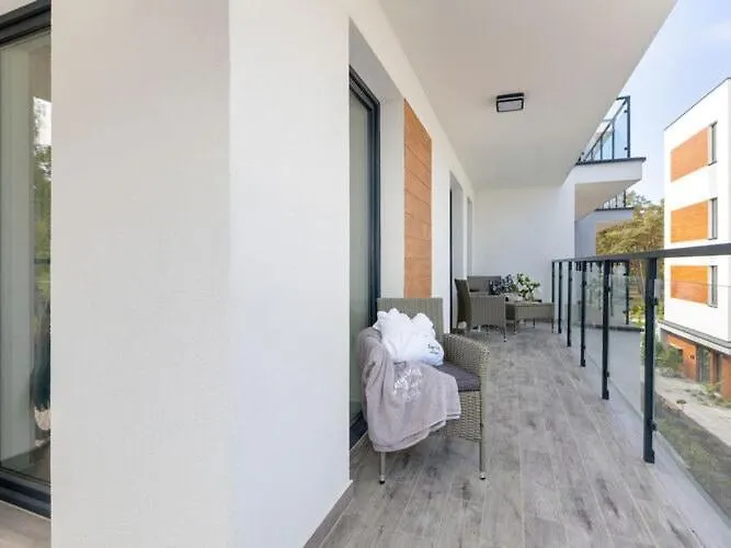 With Balcony, Close To The Beach, Pool Appartamento