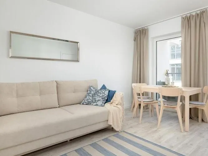 Appartamento With Balcony, Close To The Beach, Pool